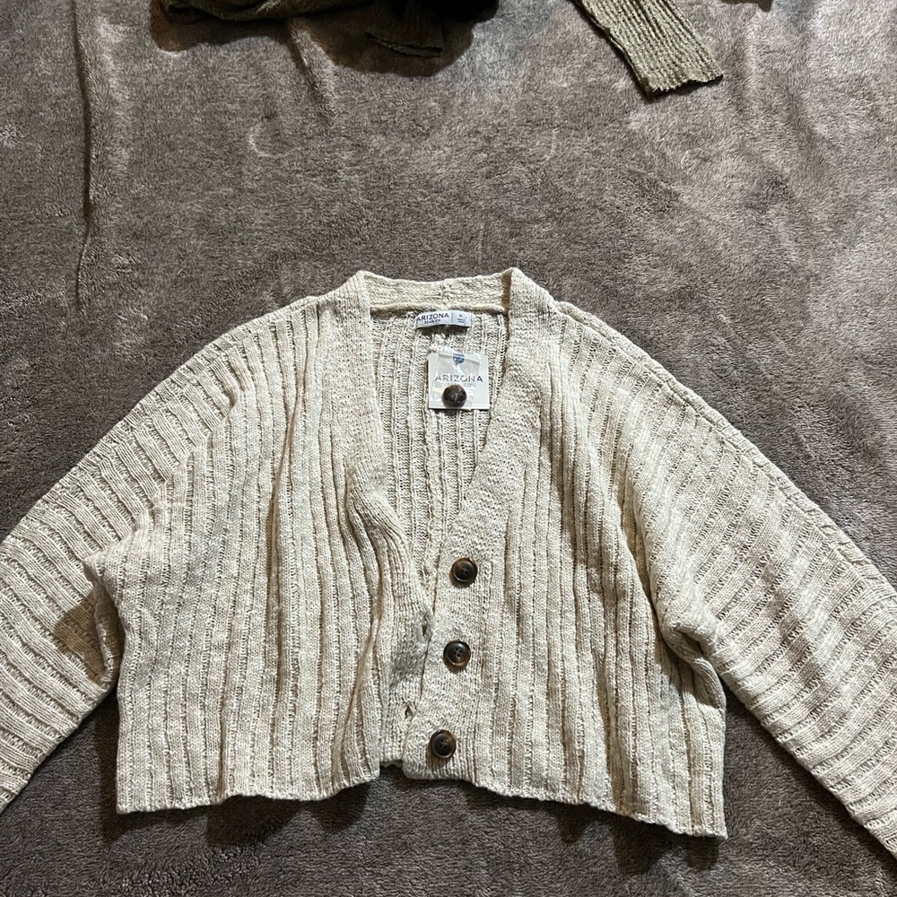Beige cropped cardigan